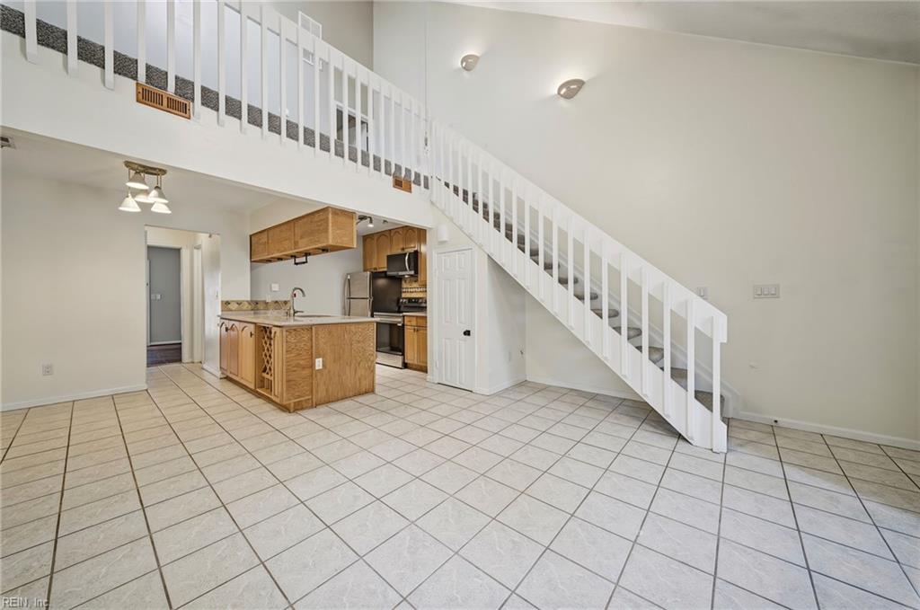 8576 Chesapeake Blvd Property Photo 9