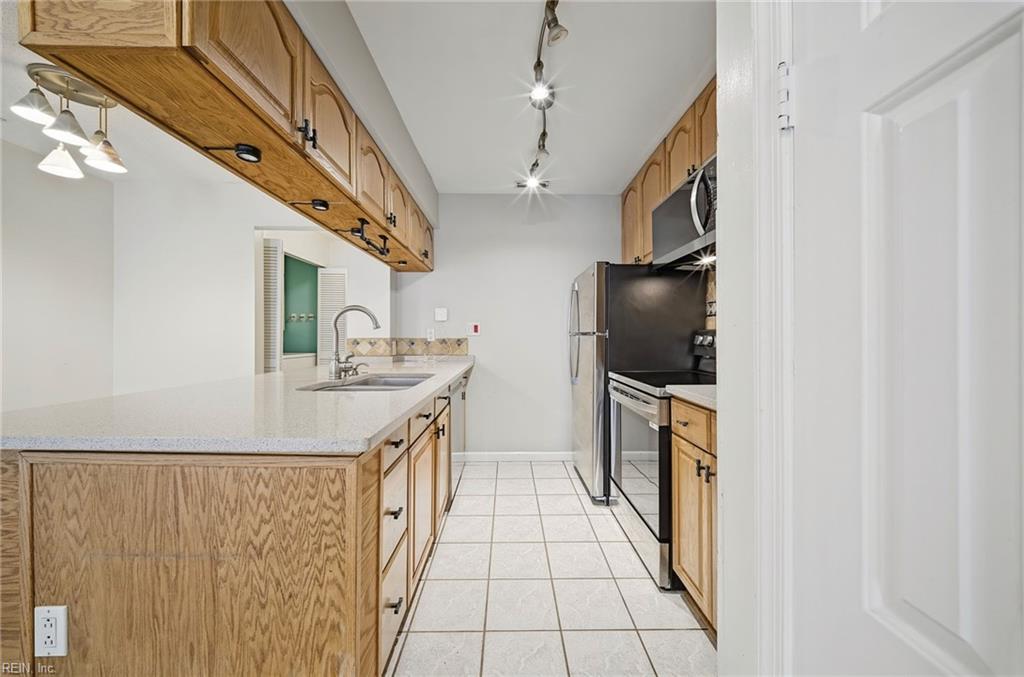 8576 Chesapeake Blvd Property Photo 13