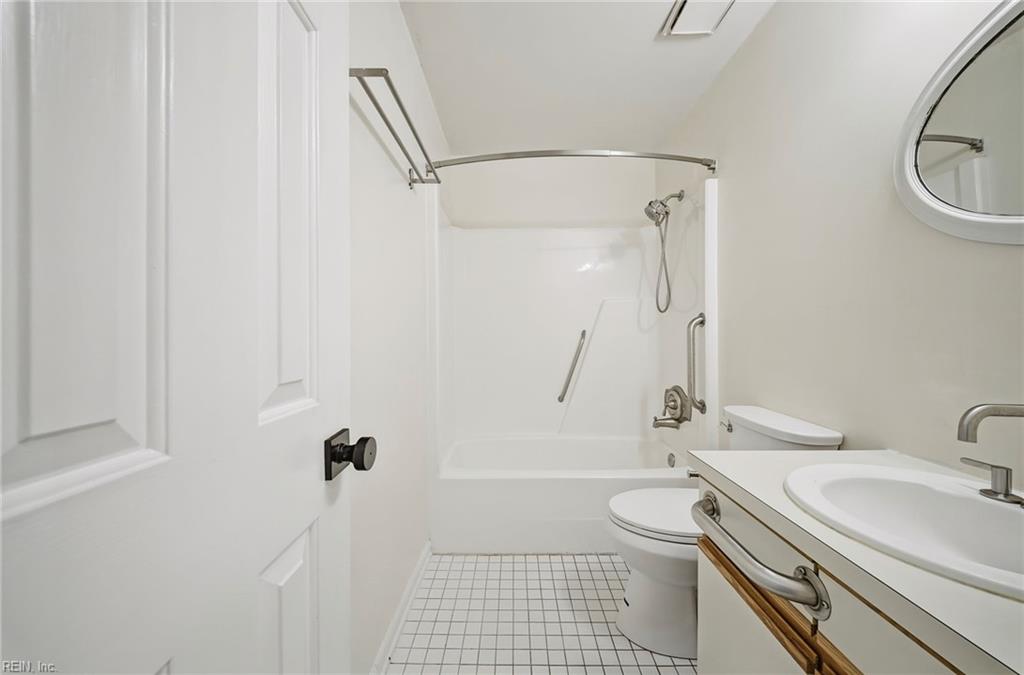 8576 Chesapeake Blvd Property Photo 19