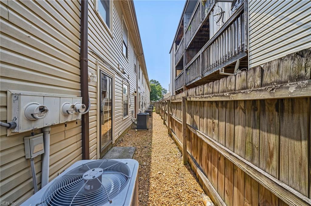 8576 Chesapeake Blvd Property Photo 27
