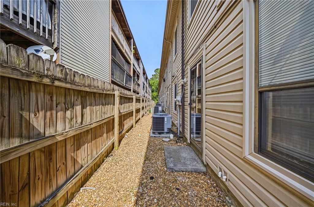 8576 Chesapeake Blvd Property Photo 28
