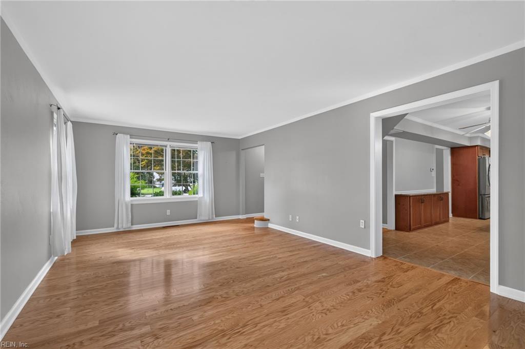 725 Downing Ln Property Photo 8