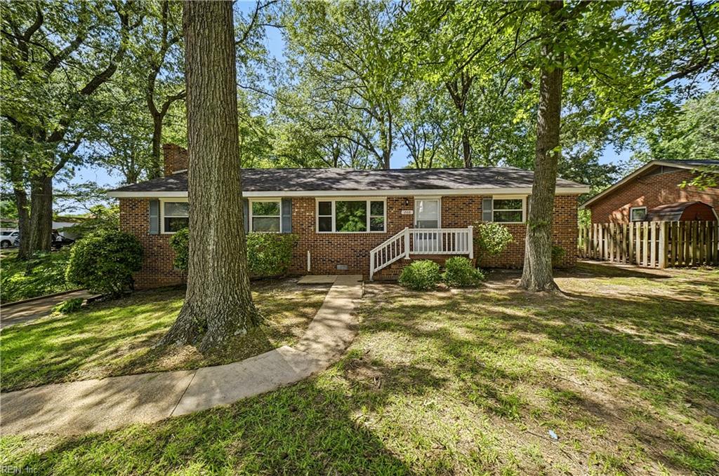 2168 Armada Dr E Property Photo 1