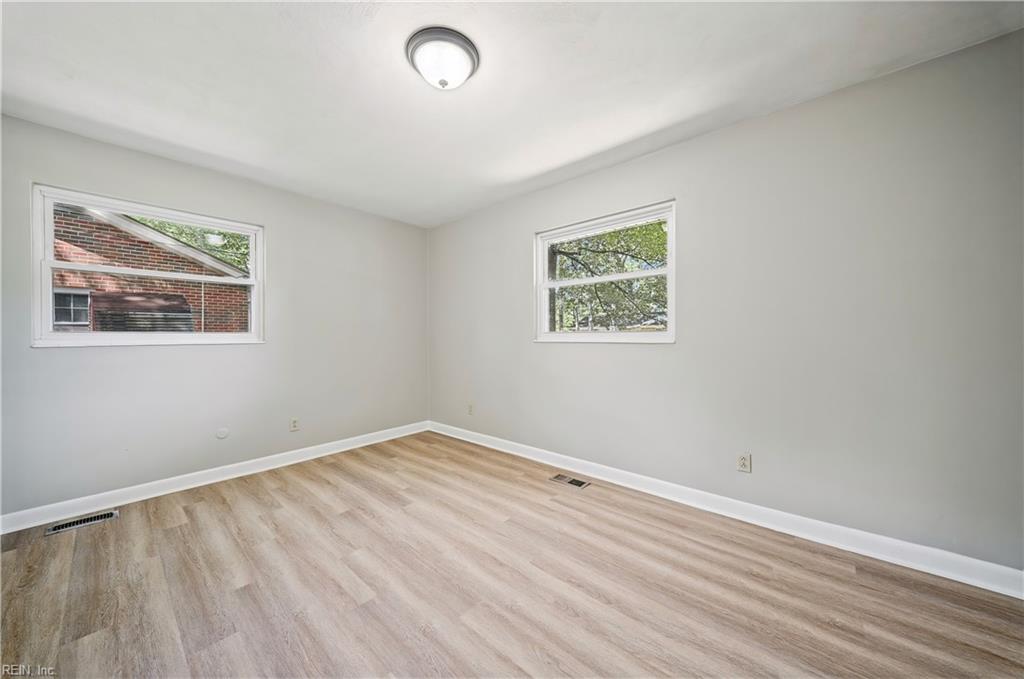 2168 Armada Dr E Property Photo 28