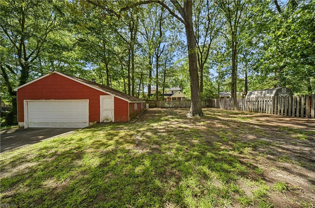 2168 Armada Dr E Property Photo 33