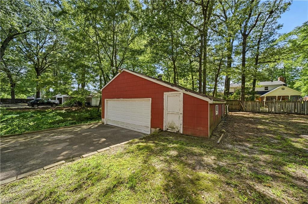 2168 Armada Dr E Property Photo 38