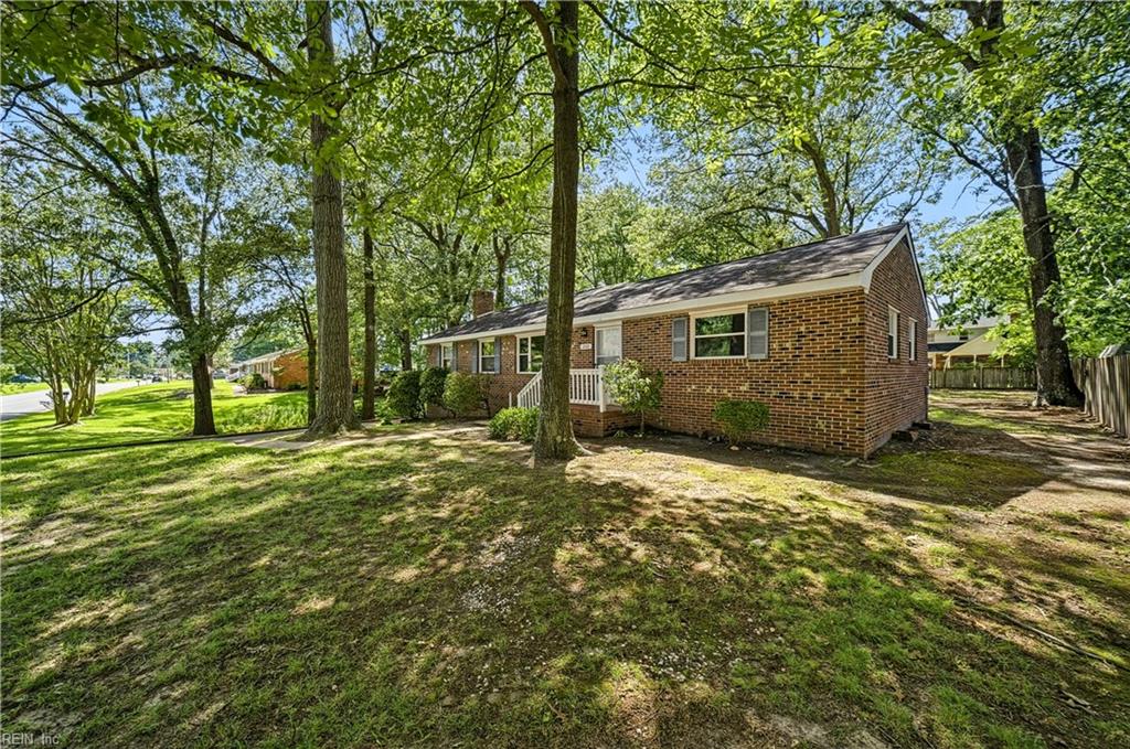 2168 Armada Dr E Property Photo 39