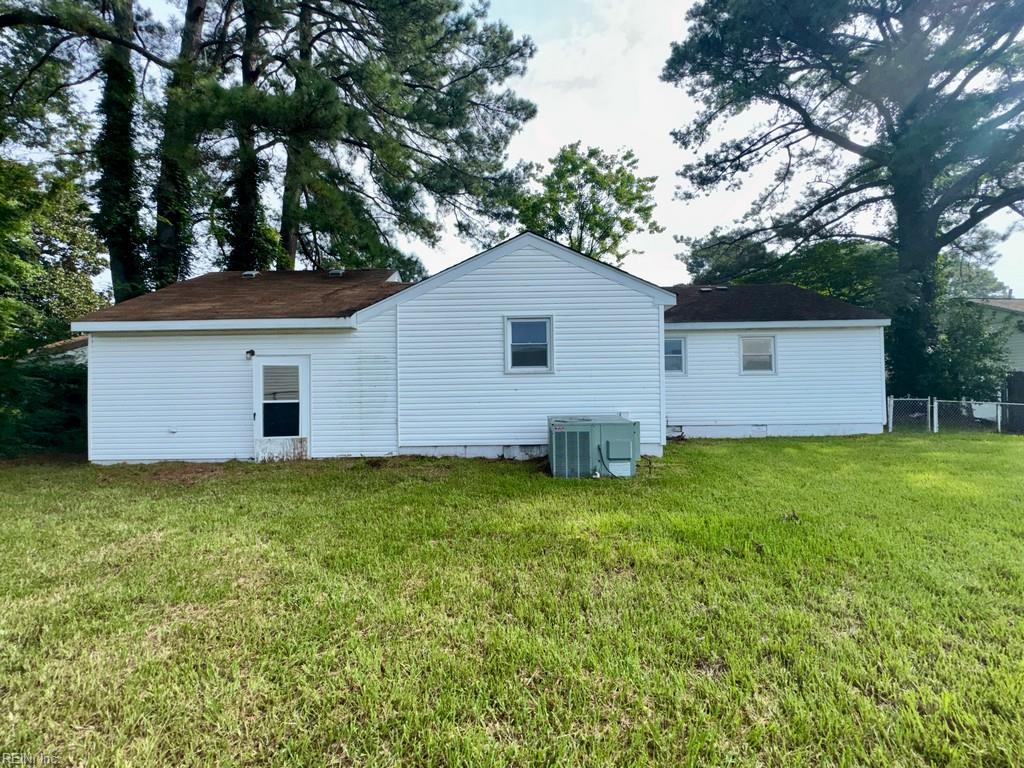 1520 Blanche Dr Property Photo 2