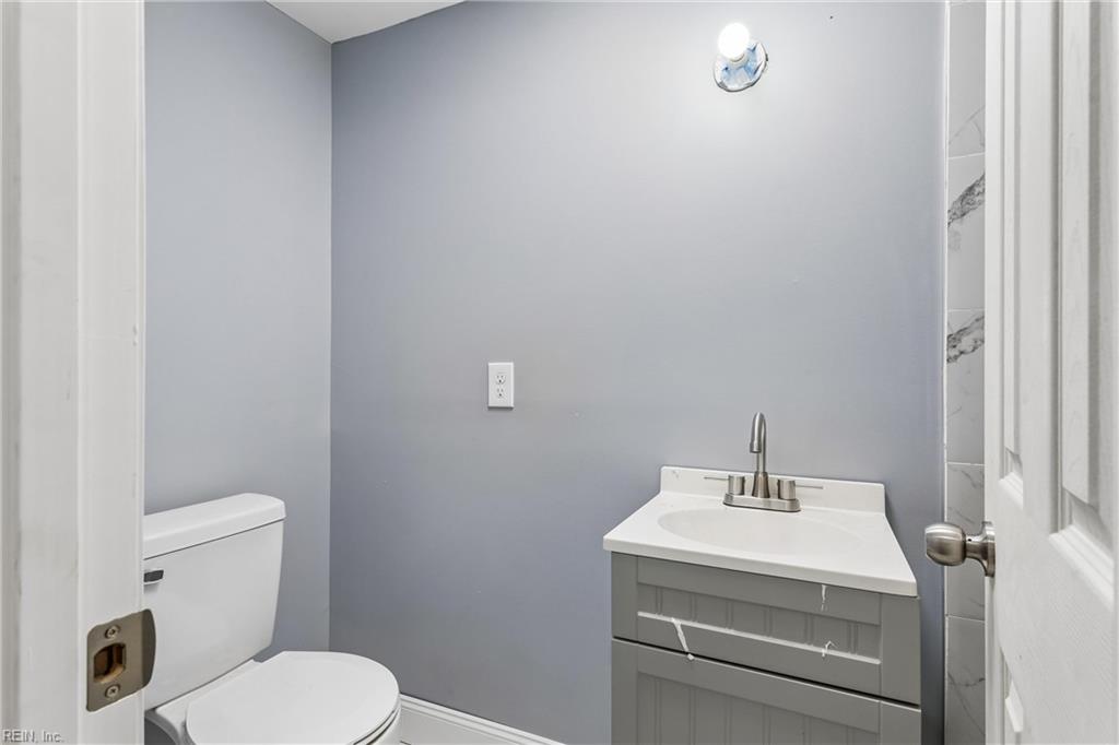 9571 Rowes Point Rd Property Photo 17