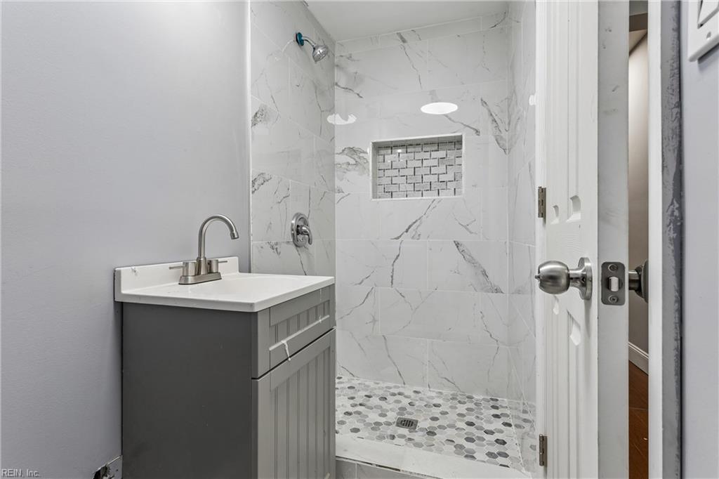 9571 Rowes Point Rd Property Photo 18