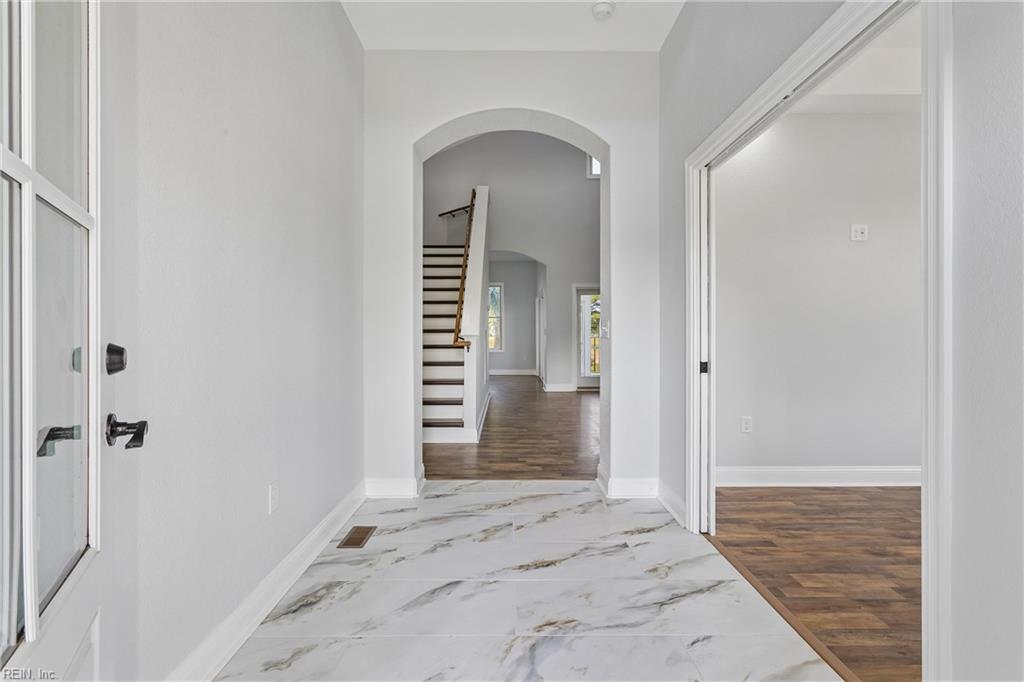 10 Bridgeton Dr Property Photo 6