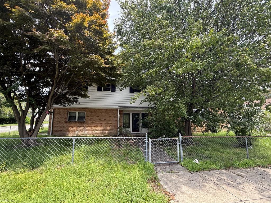 648 Hemlock Ave Property Photo 1