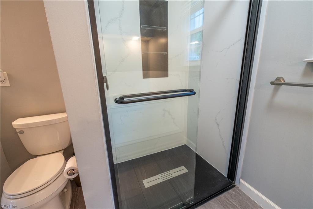 1841 Laurel Oak Ln Property Photo 23