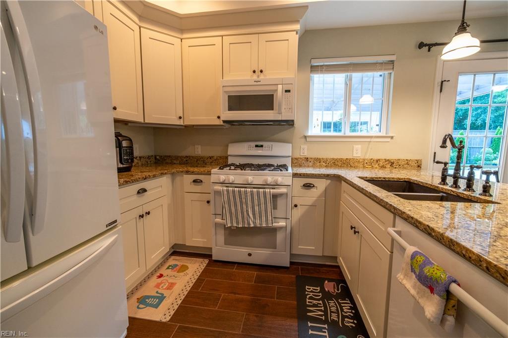 1841 Laurel Oak Ln Property Photo 33