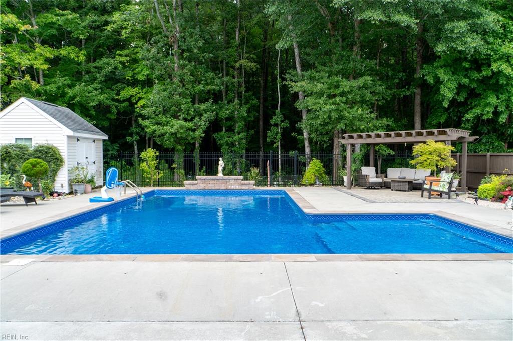 1841 Laurel Oak Ln Property Photo 37
