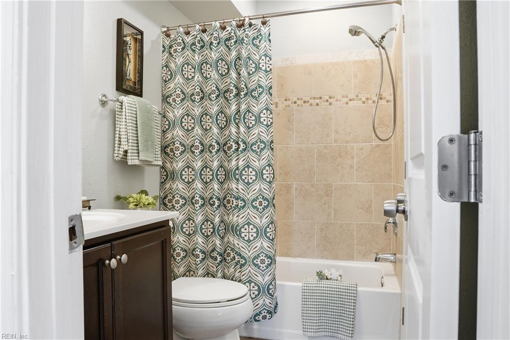 1405 Perry St Property Photo 9