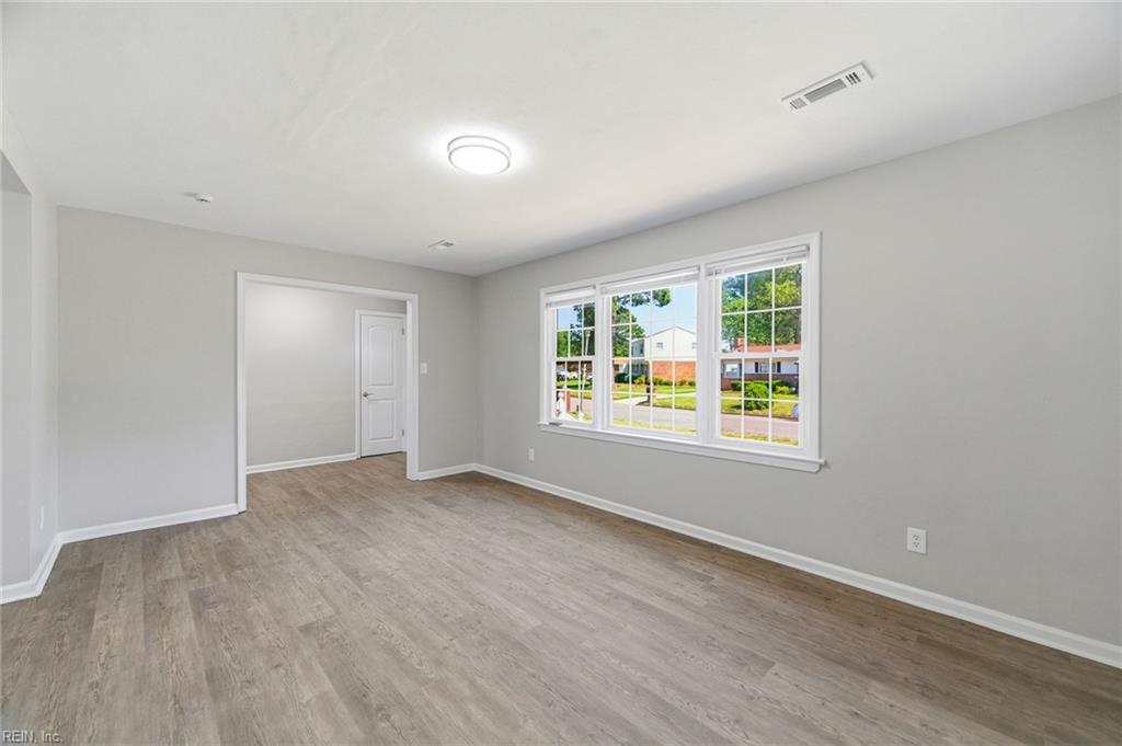 357 Dexter E St Property Photo 5