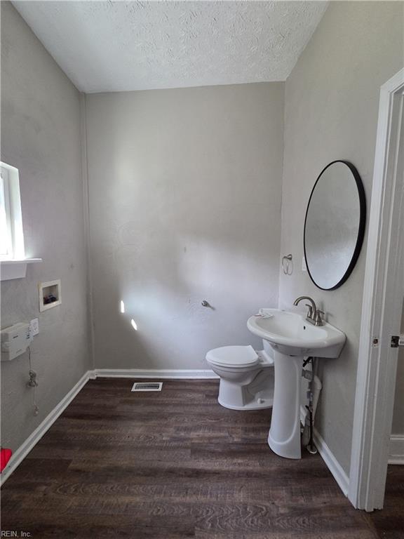 629 27th St Property Photo 16