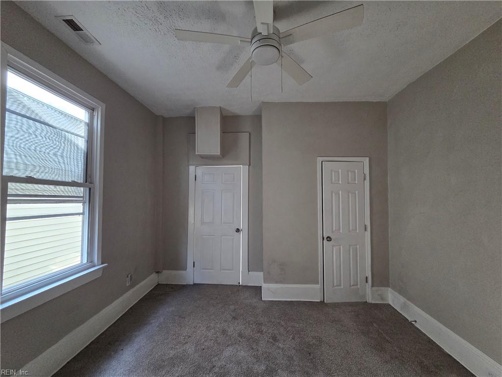629 27th St Property Photo 21