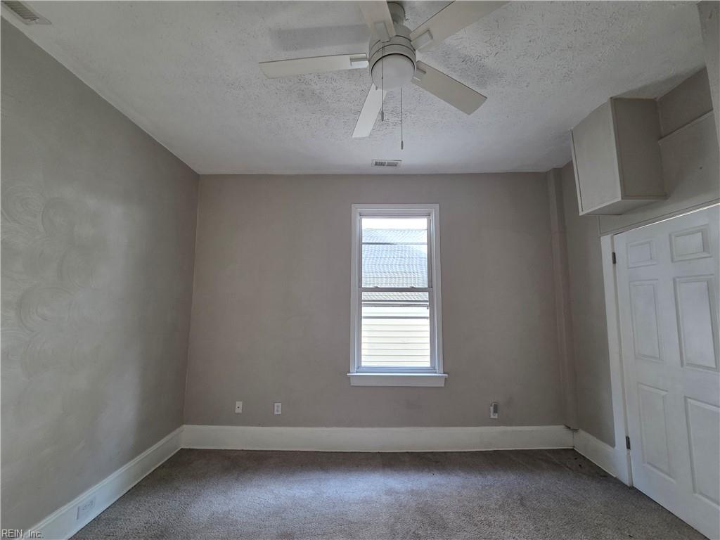 629 27th St Property Photo 22