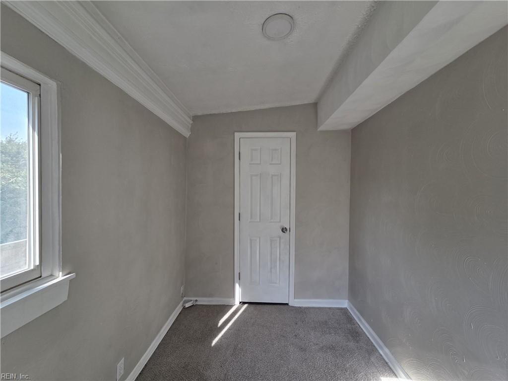 629 27th St Property Photo 24