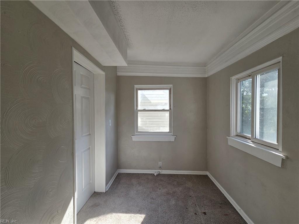 629 27th St Property Photo 25