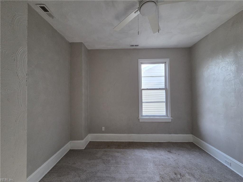 629 27th St Property Photo 29