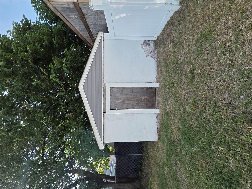 629 27th St Property Photo 37