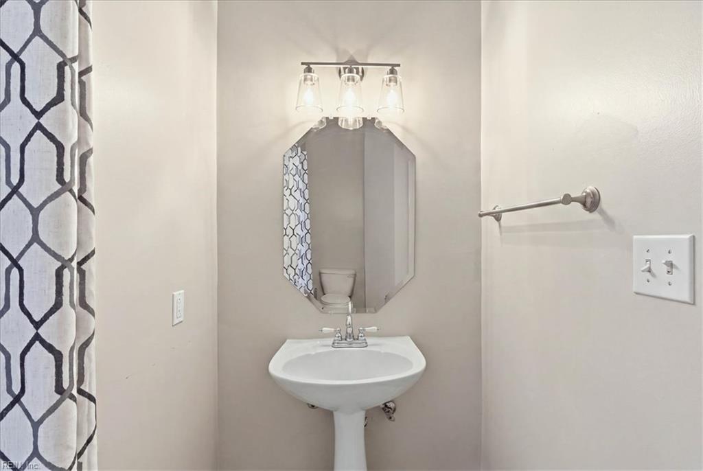 4712 White Owl Cres Property Photo 12