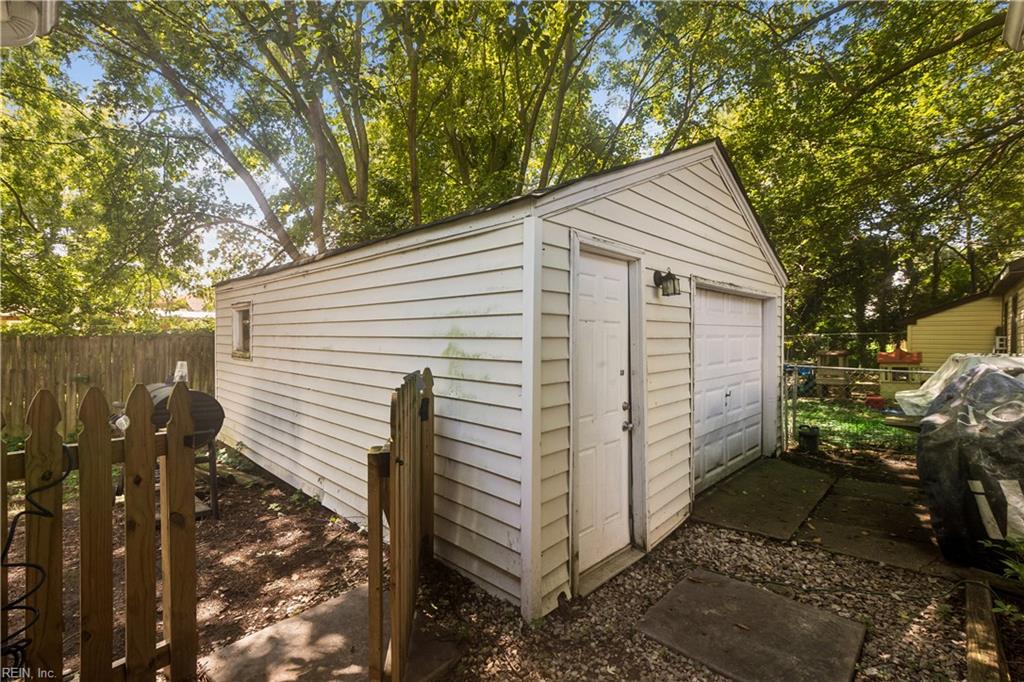 2002 Whitman Pl Property Photo 23