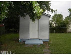1114 75th St Property Photo 2