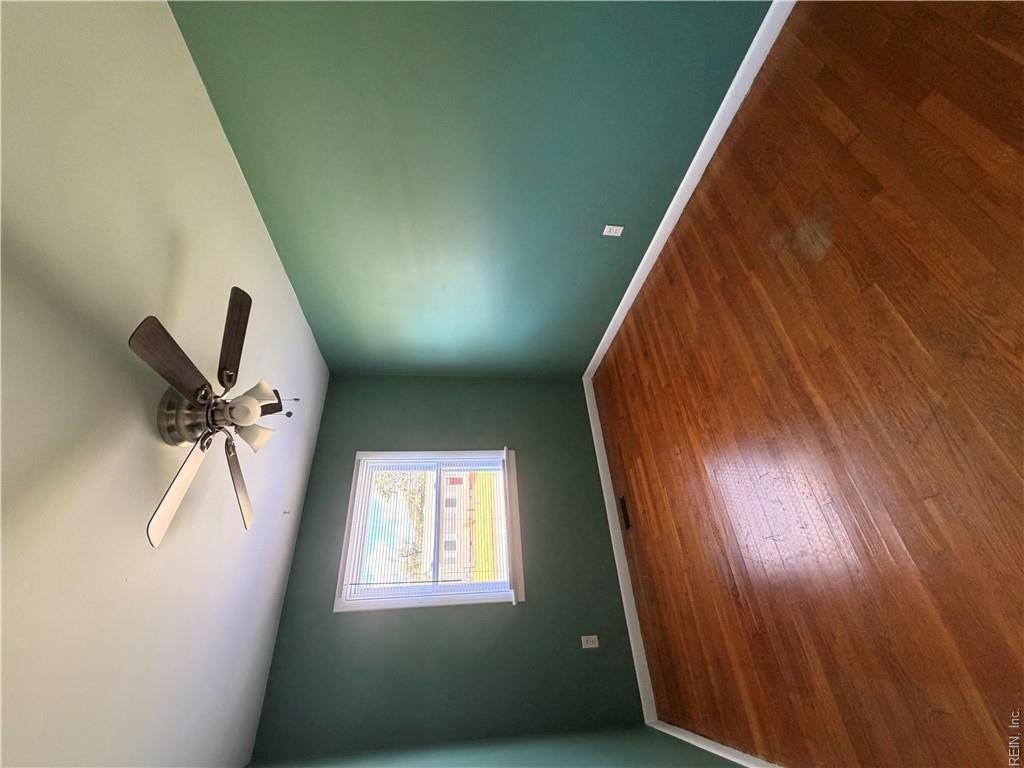 1114 75th St Property Photo 6