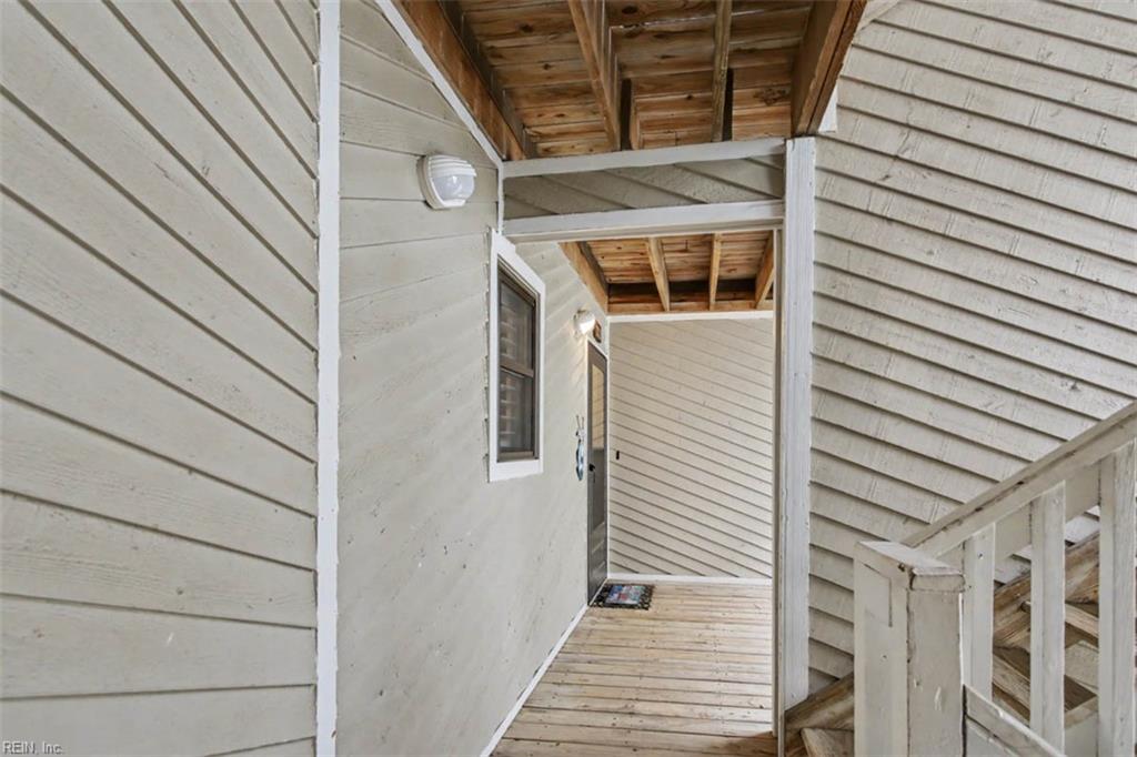 2325 Sea Shell Rd Property Photo 2