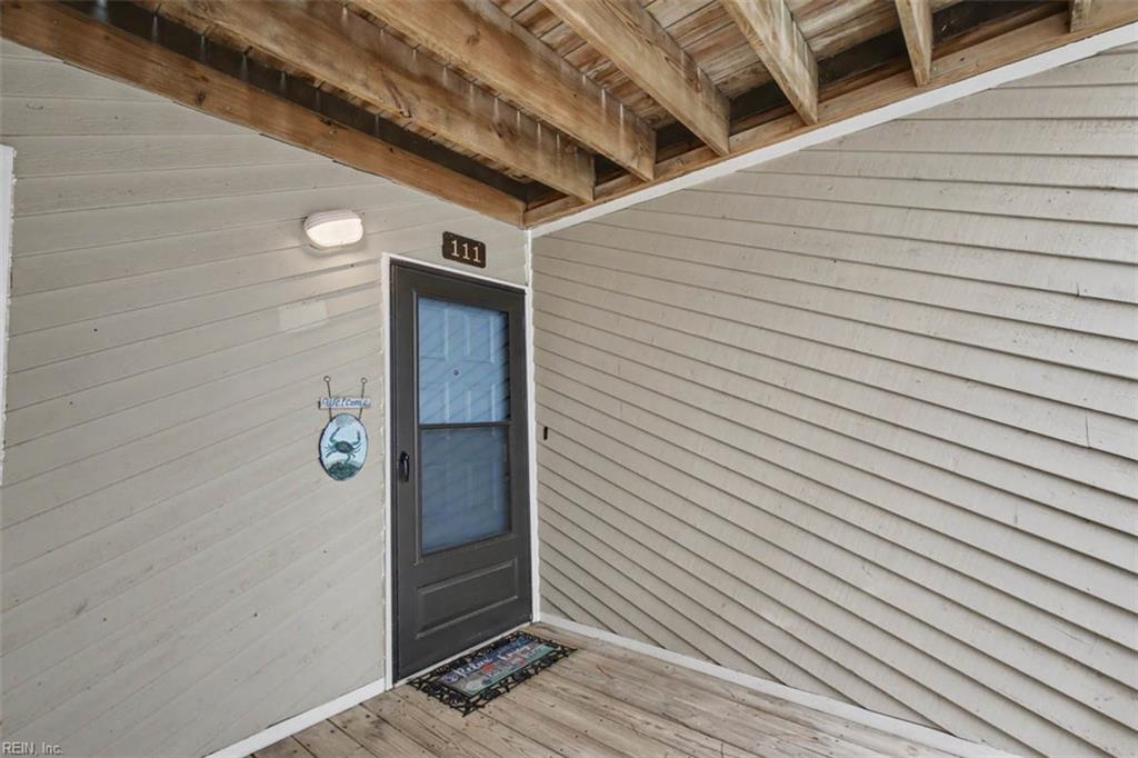 2325 Sea Shell Rd Property Photo 3