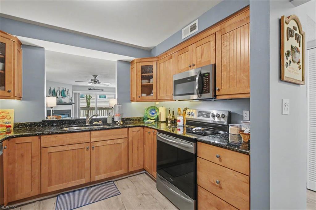 2325 Sea Shell Rd Property Photo 11