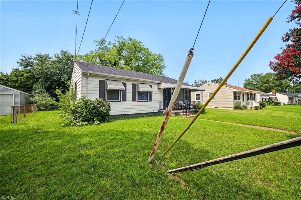 833 Tifton St Property Photo 2