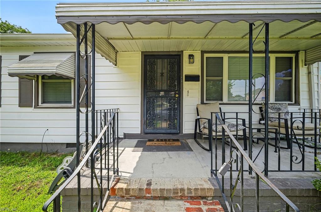 833 Tifton St Property Photo 5