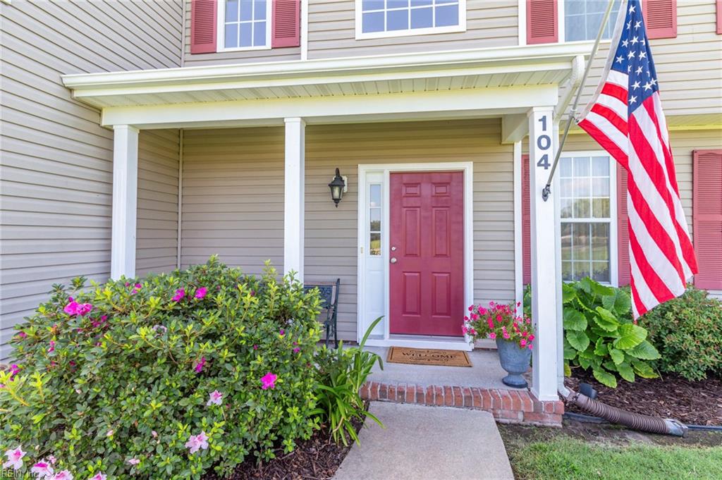 104 Waterway Ct Property Photo 2