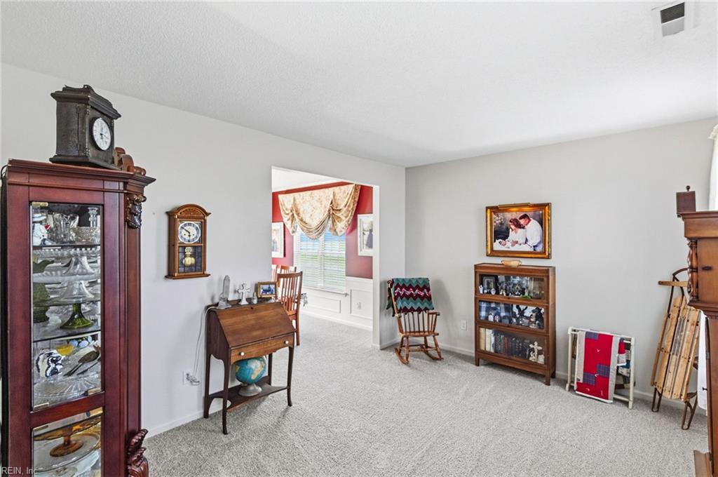 104 Waterway Ct Property Photo 6