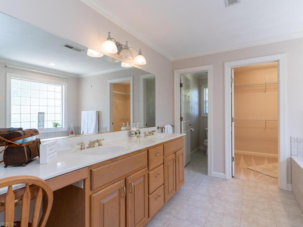 138 Greengable Way Property Photo 19