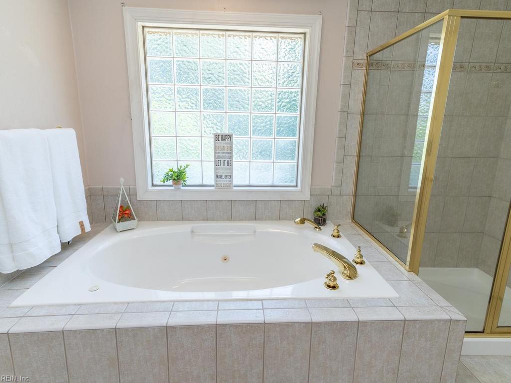 138 Greengable Way Property Photo 20