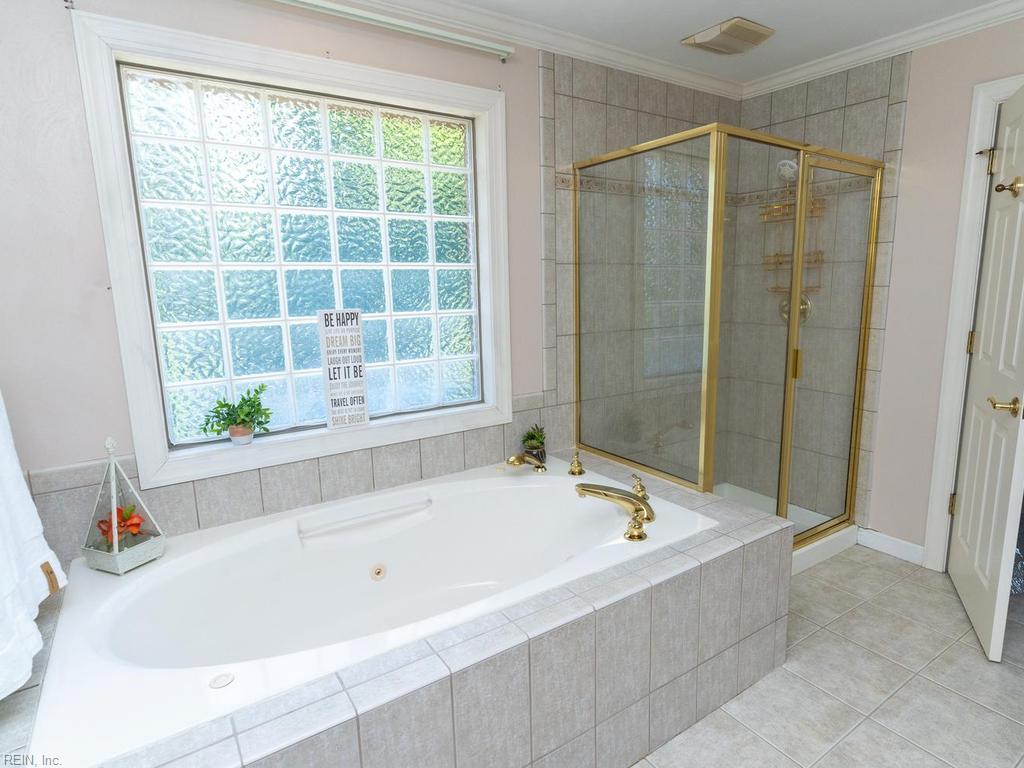 138 Greengable Way Property Photo 21