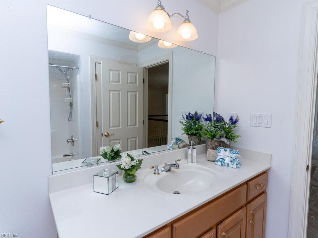 138 Greengable Way Property Photo 32