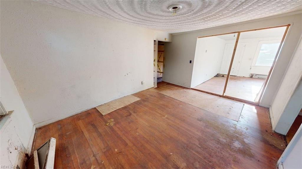 5031 Indian River Rd Property Photo 7