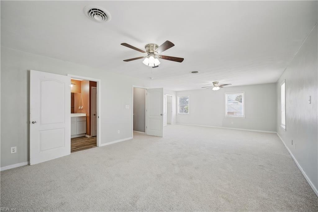 916 Hatton St Property Photo 13