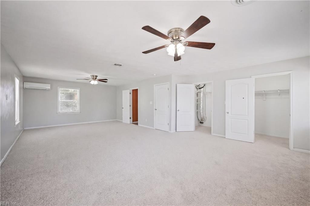 916 Hatton St Property Photo 14