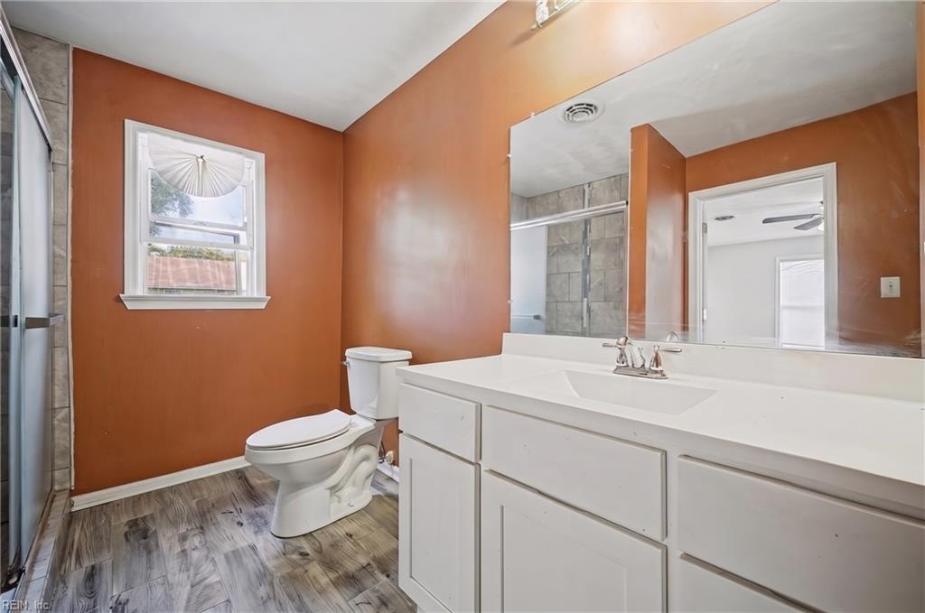 916 Hatton St Property Photo 17