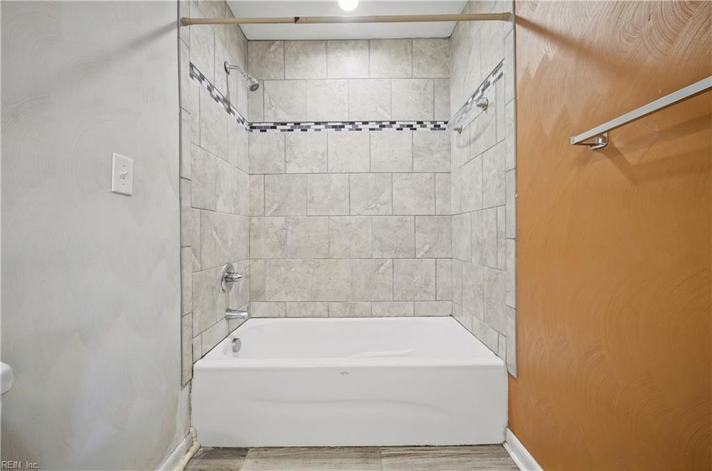 916 Hatton St Property Photo 22
