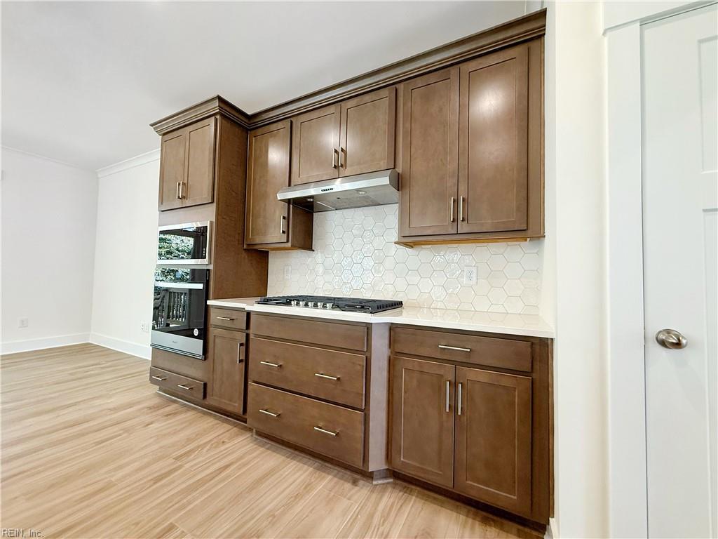 2102 Wentworth Xing Property Photo 8