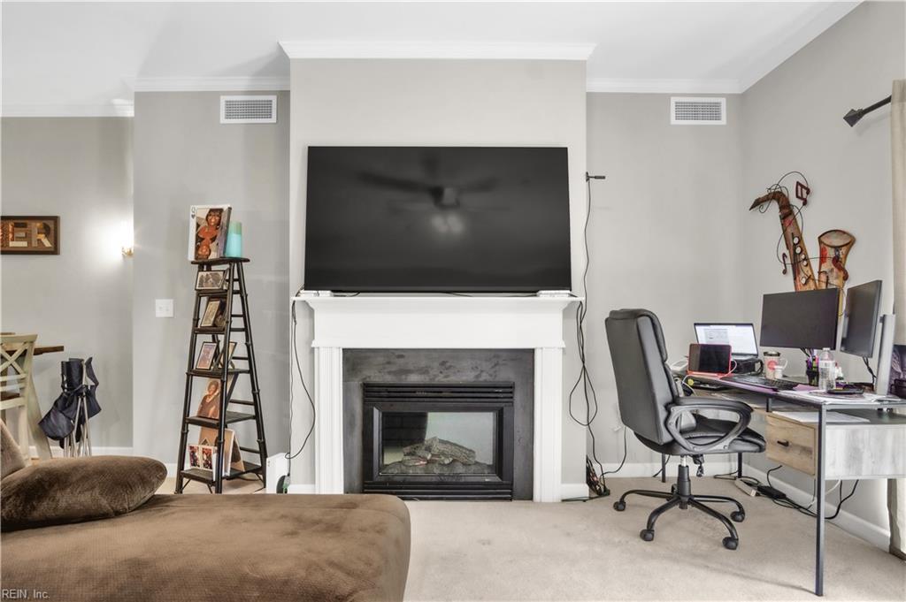 230 Nat Turner Blvd Property Photo 7